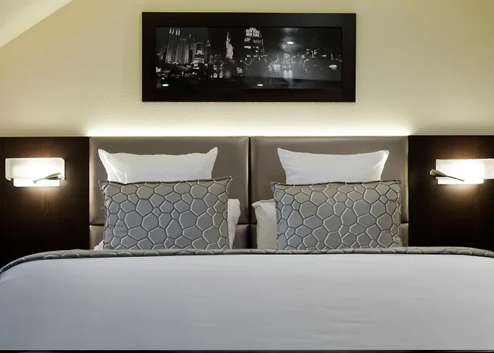 슈아쇨 오페라 3*